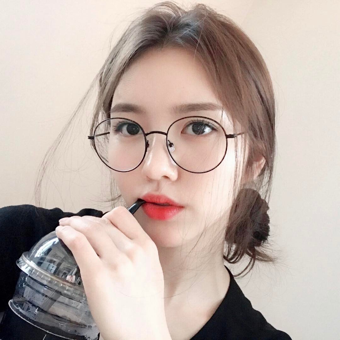 kính không độ phong cách Hàn Quốc
