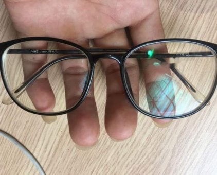 kính mắt gọng nhựa màu sắc trẻ trung