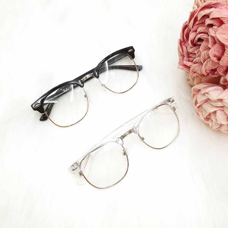 Kính mắt đa tròng cho người trung niên